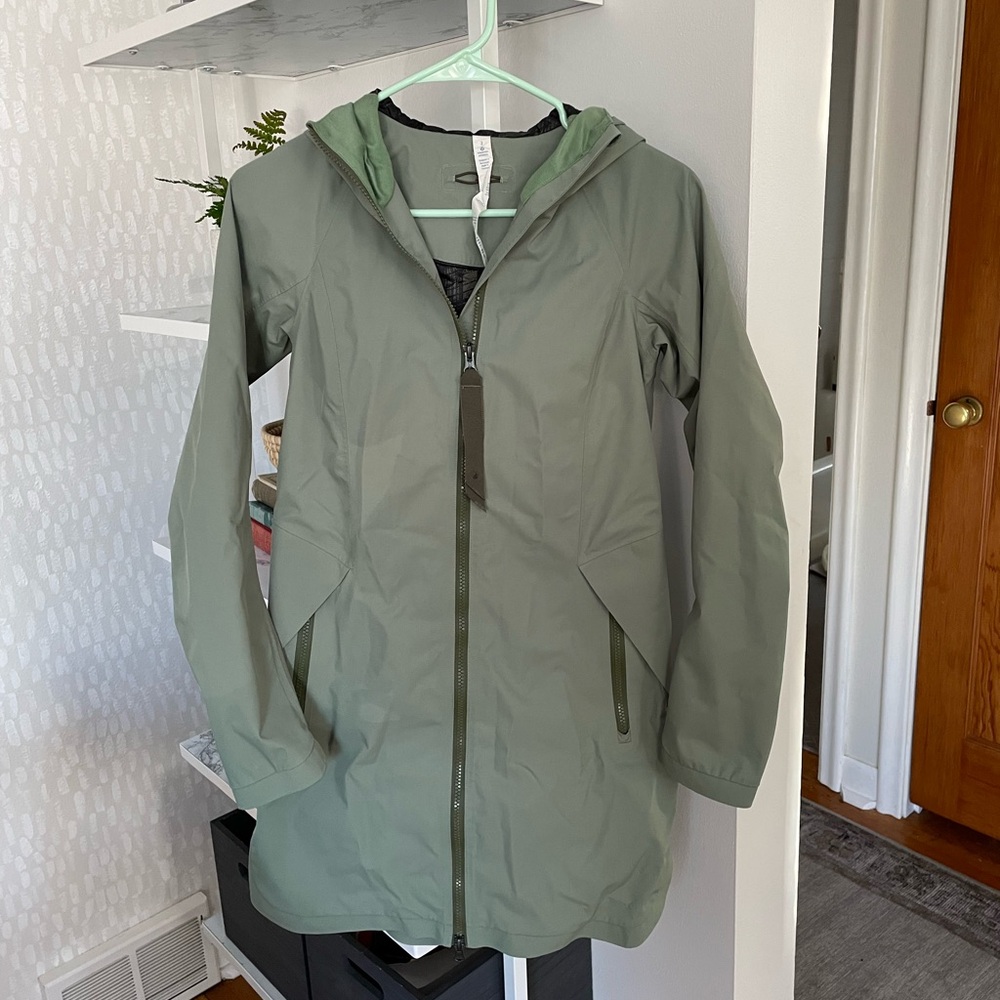 Lululemon Rain Coat, Size 2